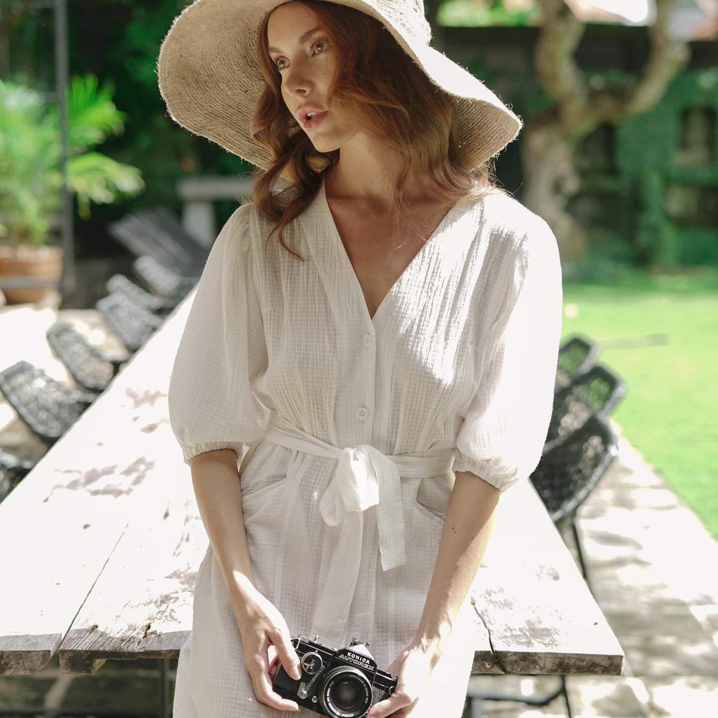 Vestido midi arrugado Meghan, en blanco roto