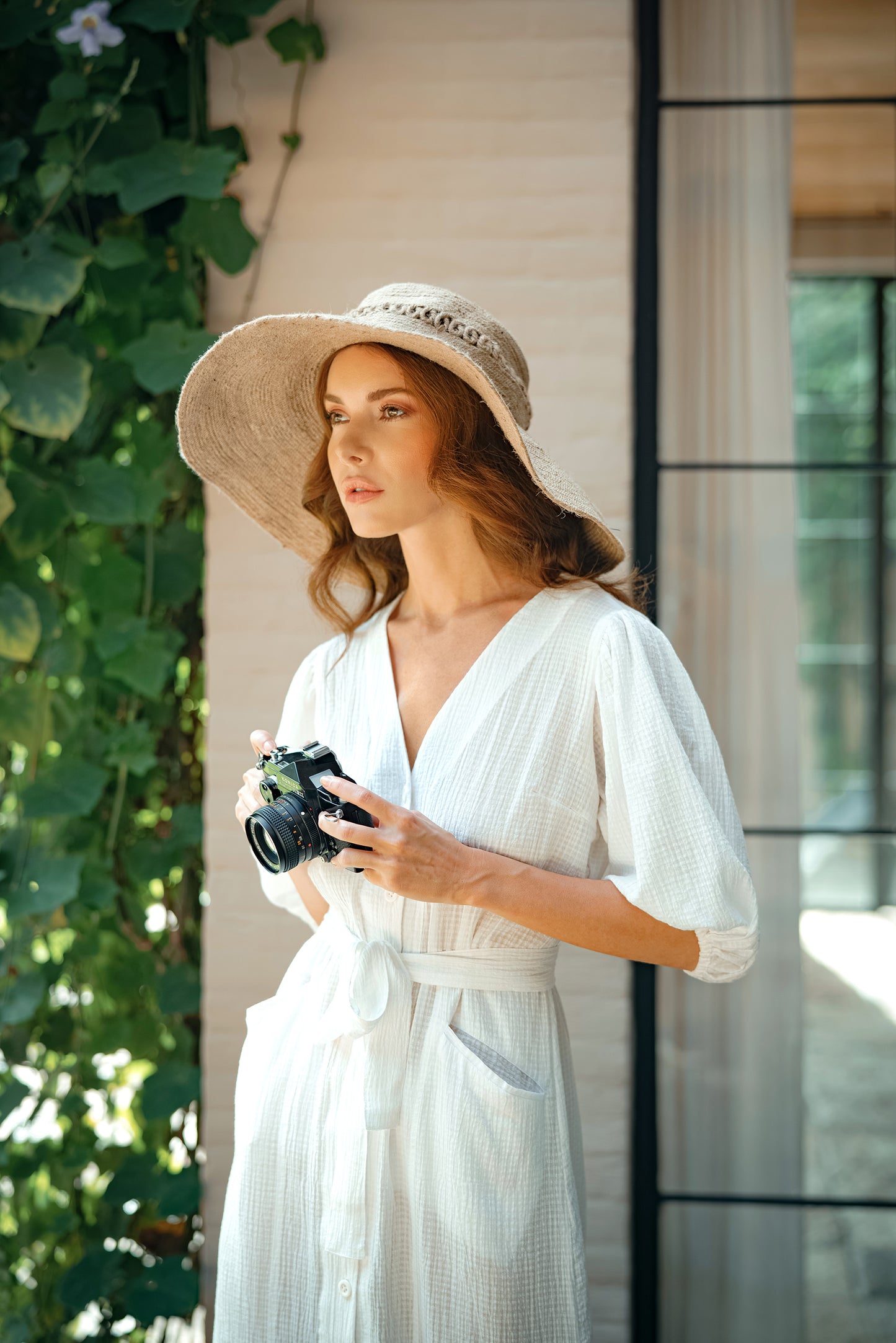 Vestido midi arrugado Meghan, en blanco roto